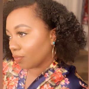 Meet your Posher, Nadly